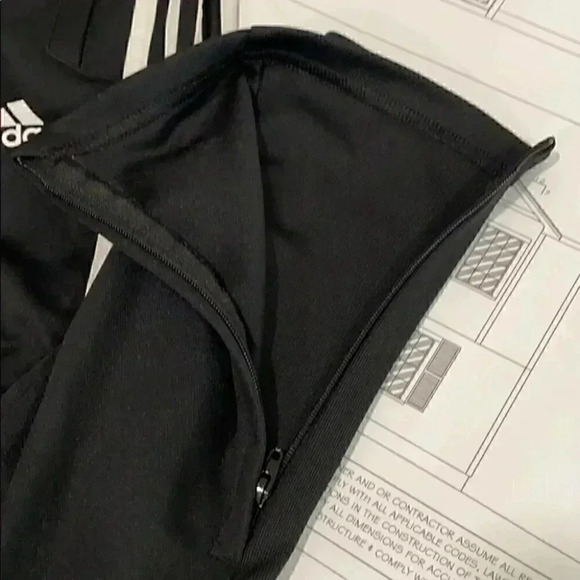 Adidas boys sweats - Picture 3 of 7